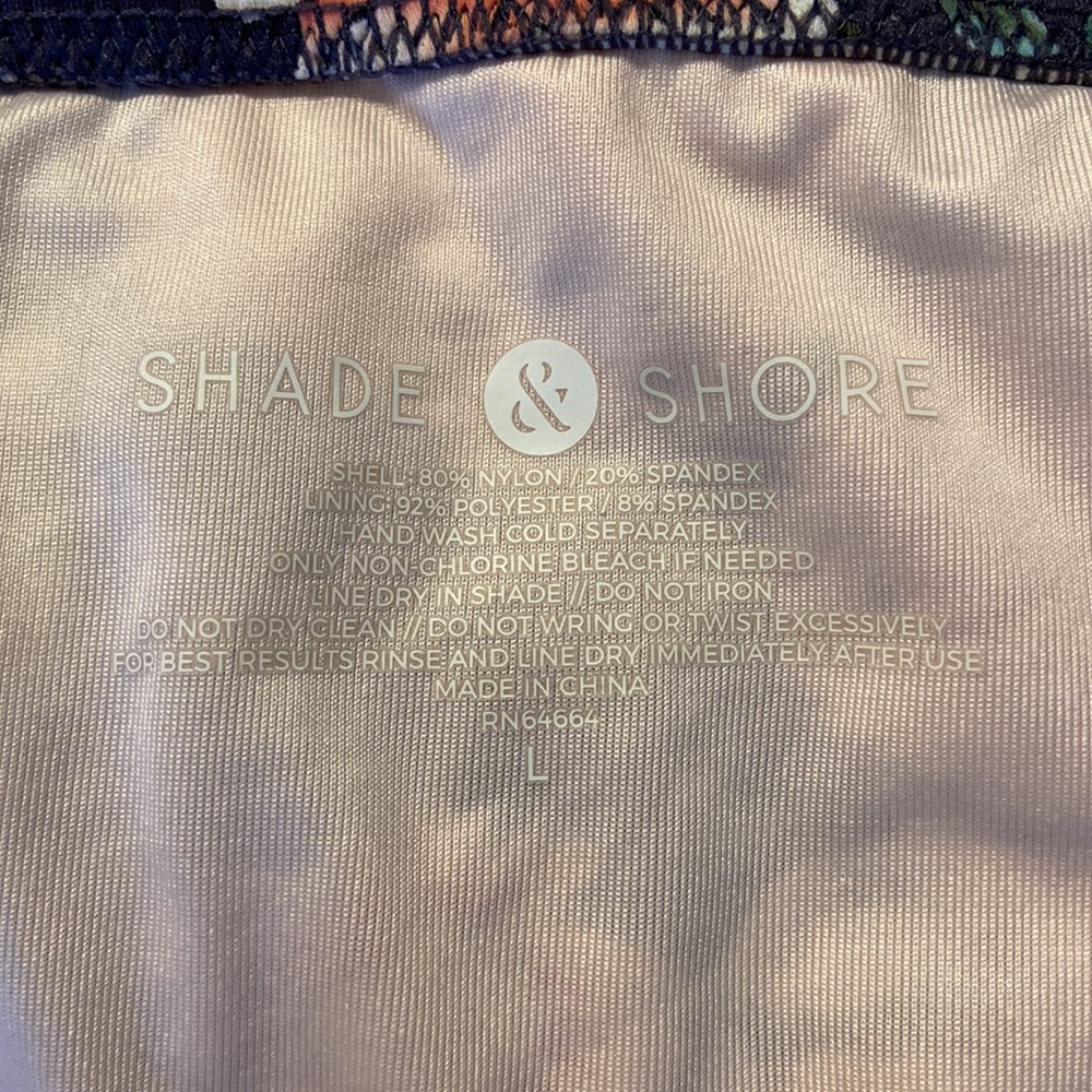 Shade & Shore two pieces swimsuit top is 36B and it’s push up and bottoms is L - Picture 6 of 12